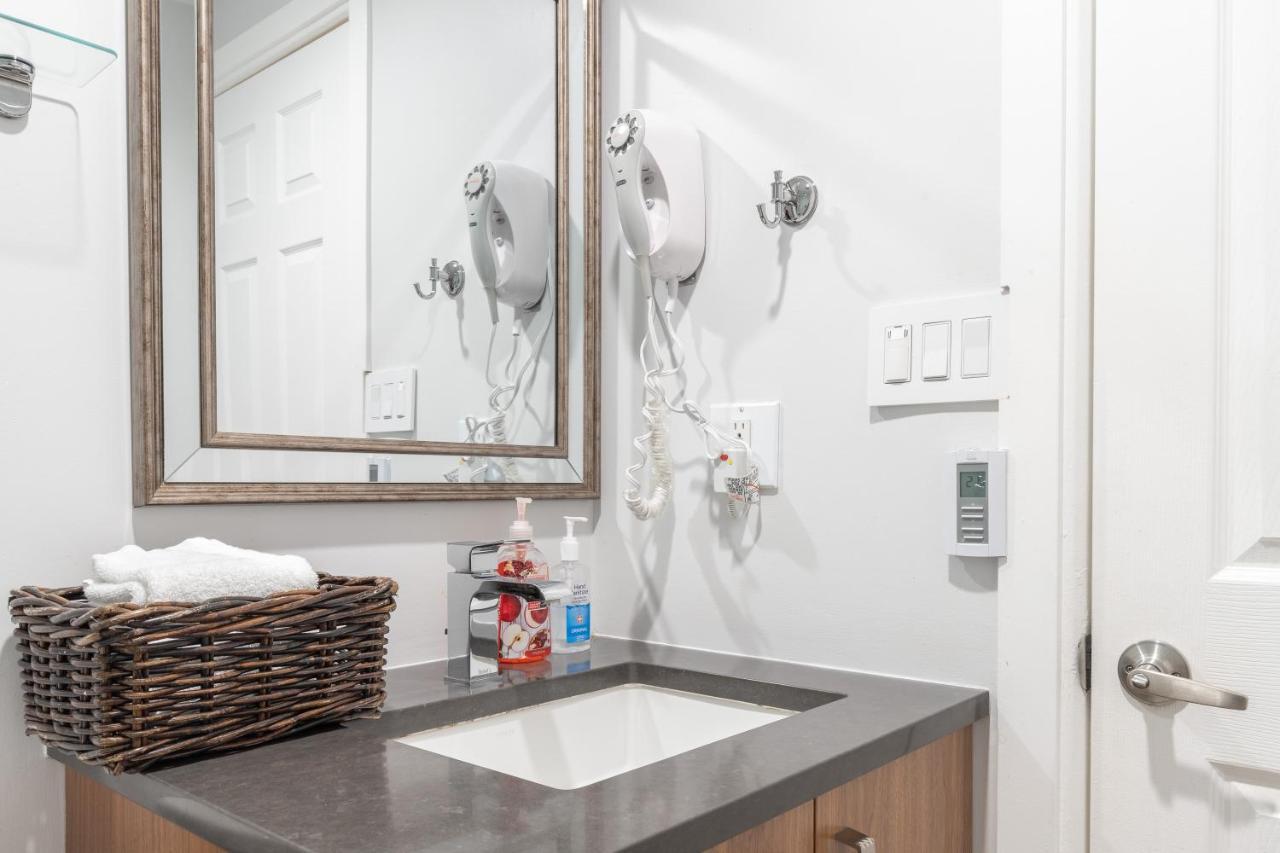 Updated Whistler Creek Studio With Parking Exteriör bild